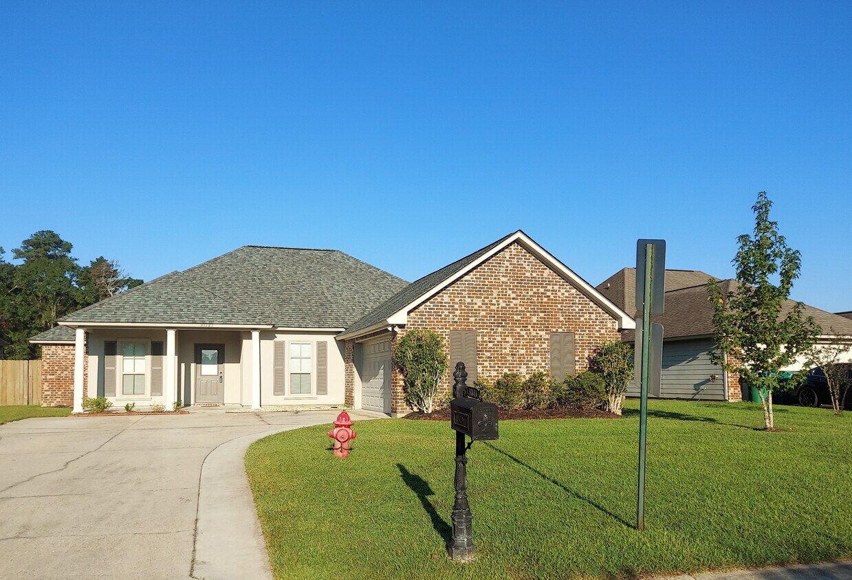 31121 Green Leaf Dr, Walker, LA 70785 House Rental in Walker, LA
