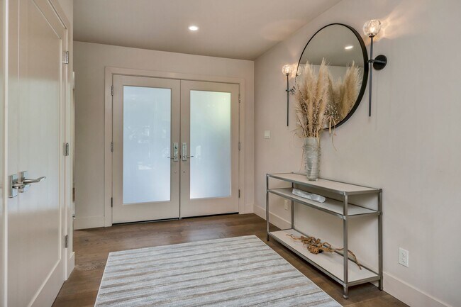 Building Photo - Furnished 2 Bedrooms, Office, 2 1/2 Bathro...
