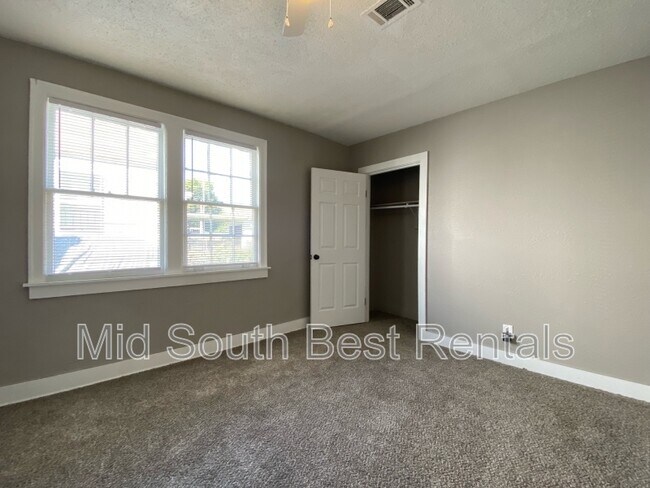 Foto del edificio - 298 Edsel Ave