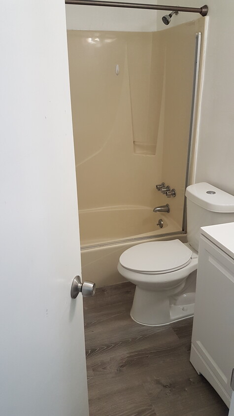 Primary Photo - 502 Landview Dr Unit B