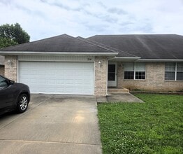 Building Photo - 714 Foxx Dr