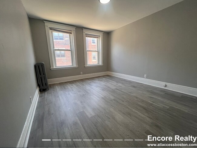 Foto del edificio - 378 Riverway
