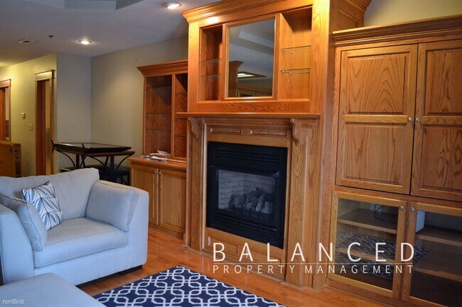 Building Photo - 2 br, 2 bath Condo - 709 S Kansas Ave Apt 405