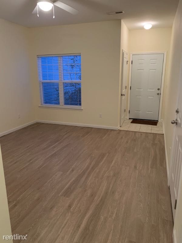 Building Photo - 249 Grand Oaks Dr