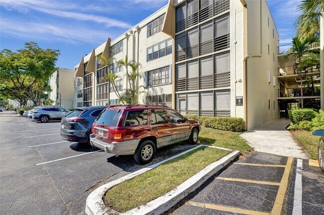 Foto del edificio - 20441 NE 30th Ave