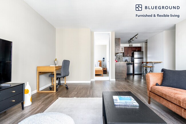 Building Photo - 860 N Dewitt Pl