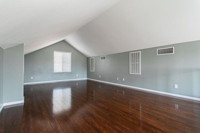 Building Photo - 4 Bedroom located in Southern Highlands!