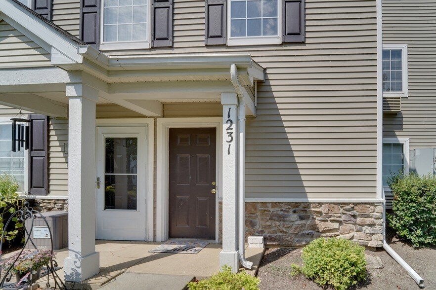 Foto principal - 1231 Silverstone Dr