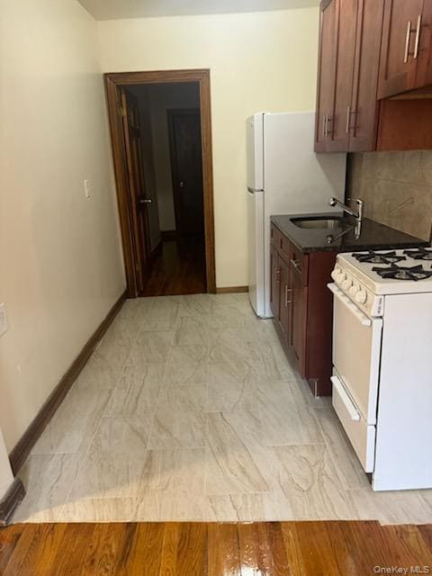 Foto principal - 3191 Fulton St