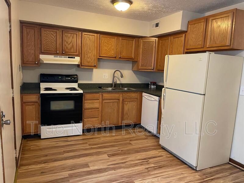 Building Photo - 2616 Sandbury Blvd