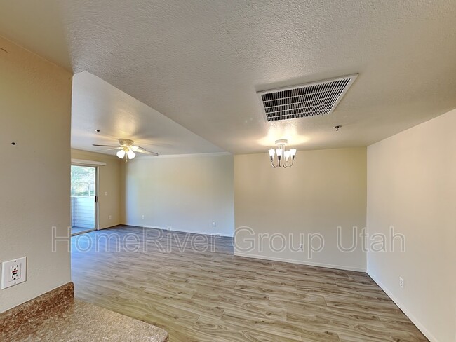 Building Photo - 525 S 900 E