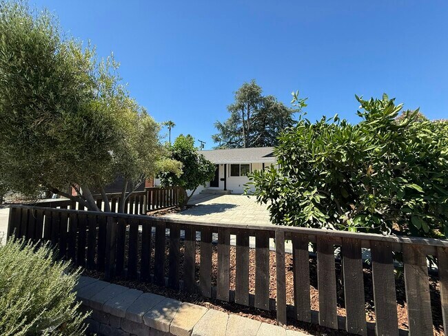 Building Photo - 2313 Clemson Dr