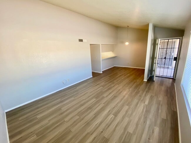 Perfect Tempe Location 2 Bedroom 2 Bath - Perfect Tempe Location 2 Bedroom 2 Bath House