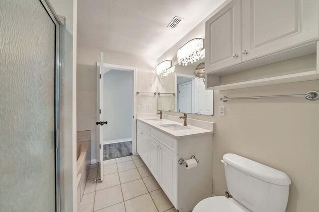 Building Photo - 1331 Treasure Cove