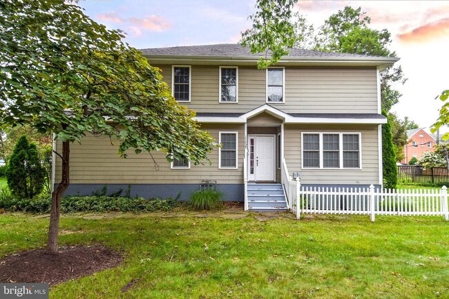 Building Photo - 1705 Commonwealth Ave