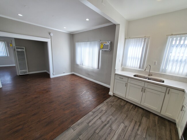 Building Photo - 327 S Rampart Blvd