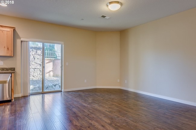 Building Photo - 114 N 44th Pl