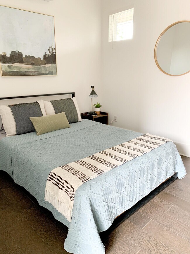 Photo - 1566 Cowart St Townhome