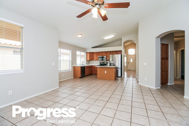Building Photo - 7932 W Taro Ln