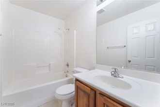 Building Photo - 7858 Windhamridge Dr Building Photo - 7858 Windhamridge Dr