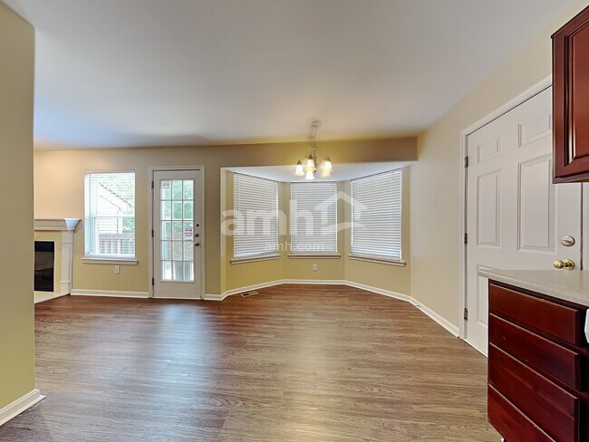 Foto del edificio - 1081 Riverwalk Ct