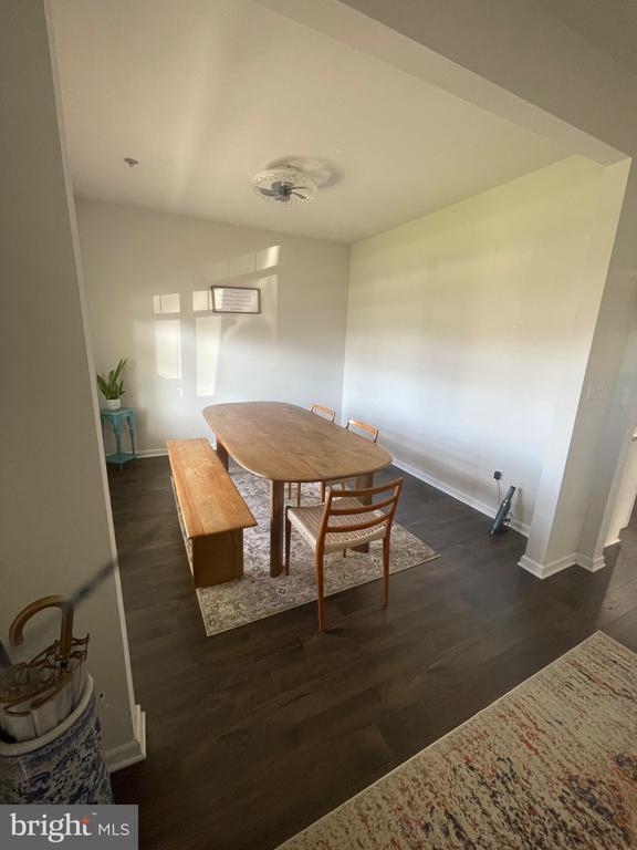 Foto del edificio - 226 Seven Springs Ln