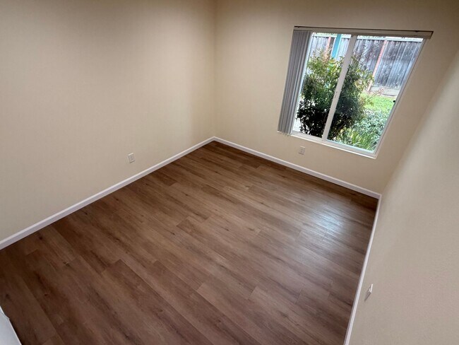 Foto del edificio - 43324 Grimmer Blvd