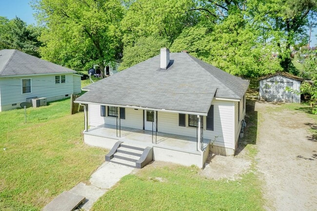 Foto del edificio - Beautifully Remodeled Three Bedroom Home!