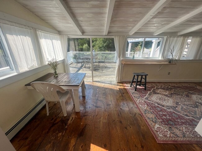 Building Photo - AVAIL. NOW: FURNISHED 1 Bed/1 Bath (Single...