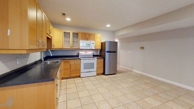 Building Photo - 2825 13th St NW