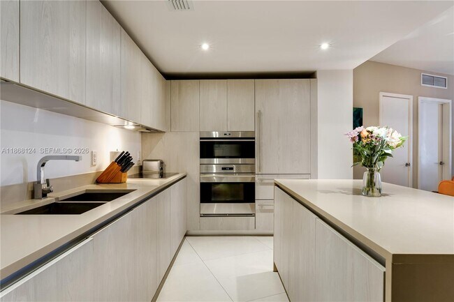 Foto del edificio - 4111 S Ocean Dr