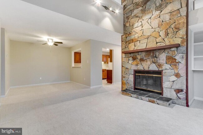 Foto del edificio - 10158 Oakton Terrace Rd