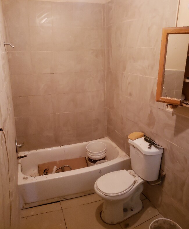 Foto del edificio - 406 New Lots Ave