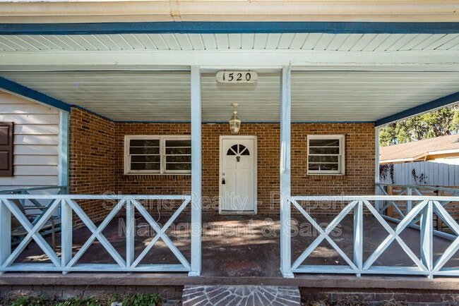 Building Photo - 1520 N Avalon Cir