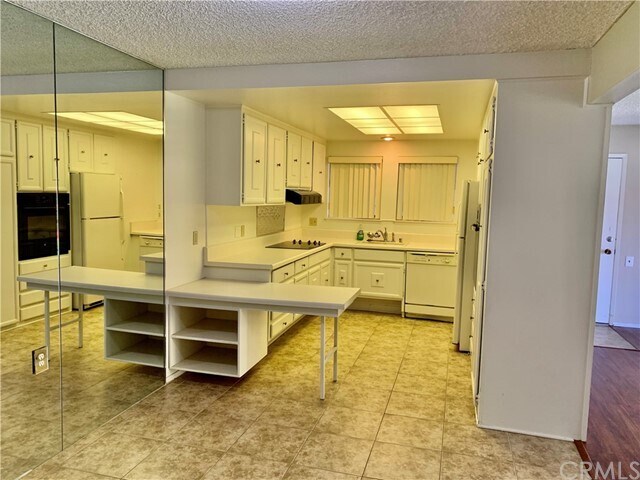 Building Photo - 777 Via Los Altos