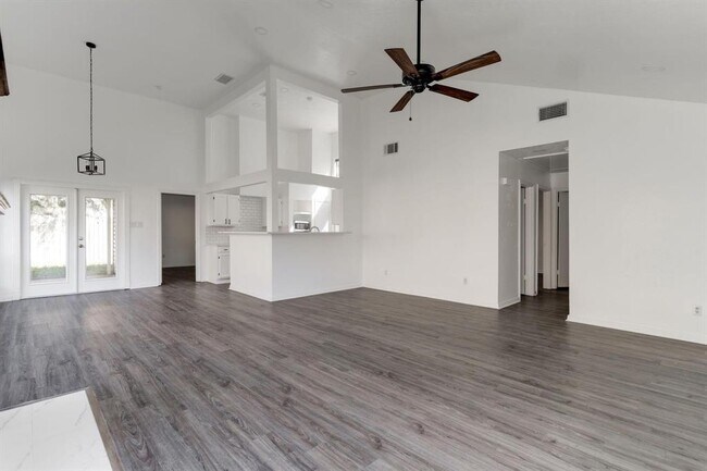 Building Photo - 18326 Autumn Trails Ln