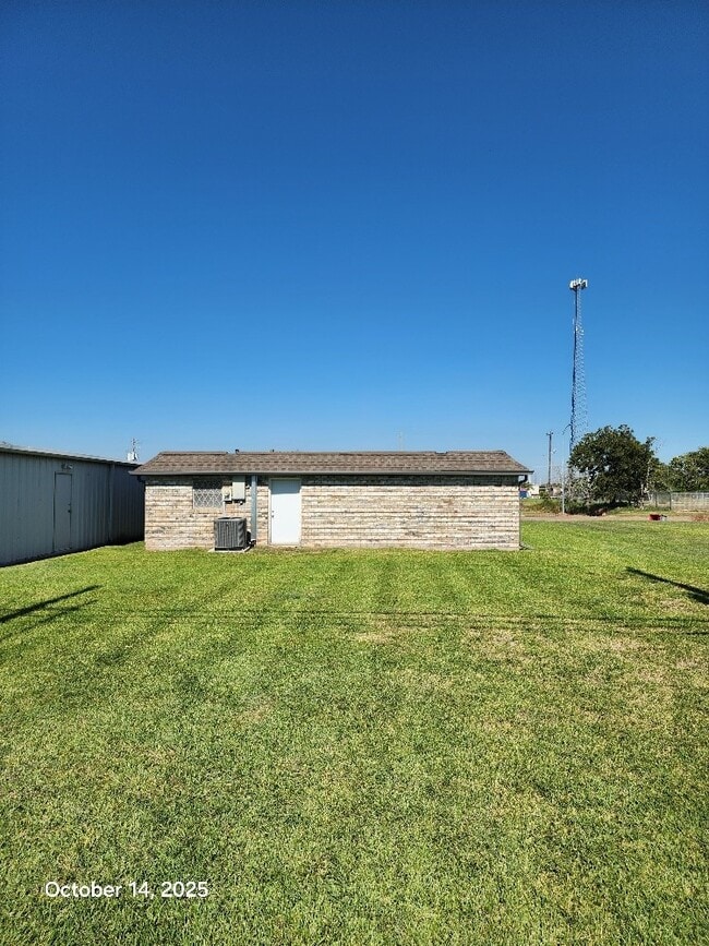 Building Photo - 1301 N Avenue H