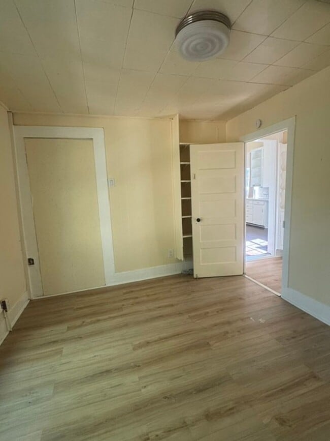 Building Photo - 1008 Marguerite St