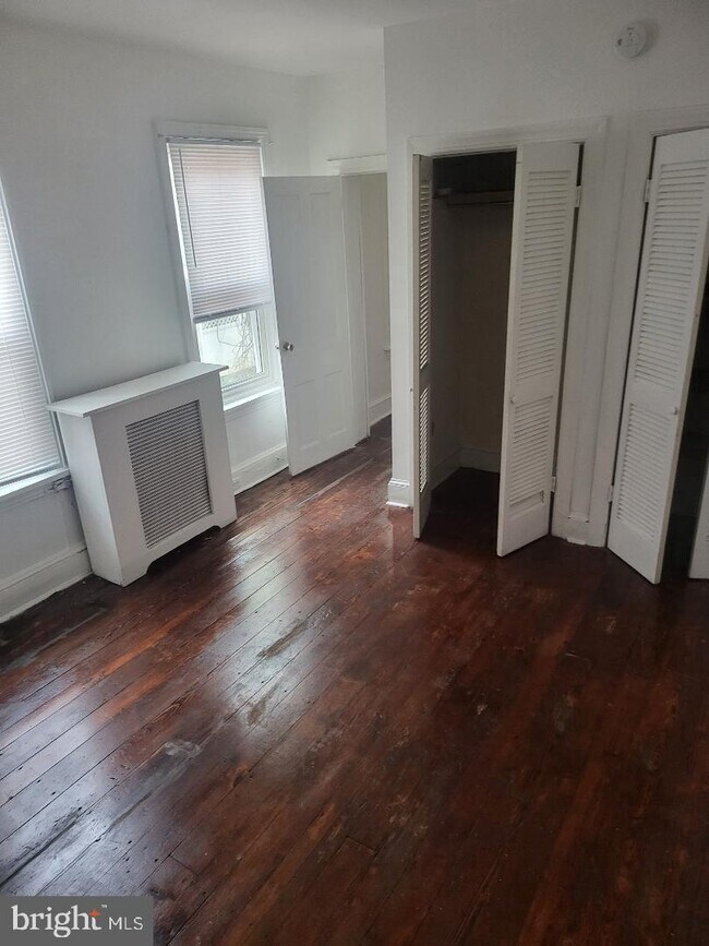 Foto del edificio - 209 W 18th St