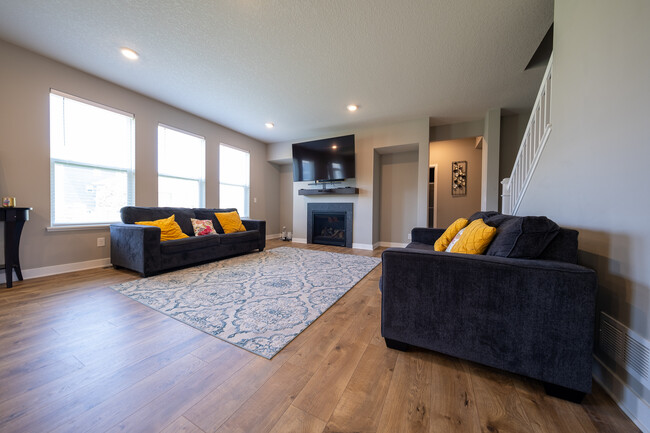 Building Photo - 8634 Platinum Cove