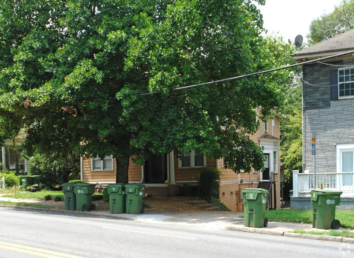 Building Photo - 784 Monroe Dr