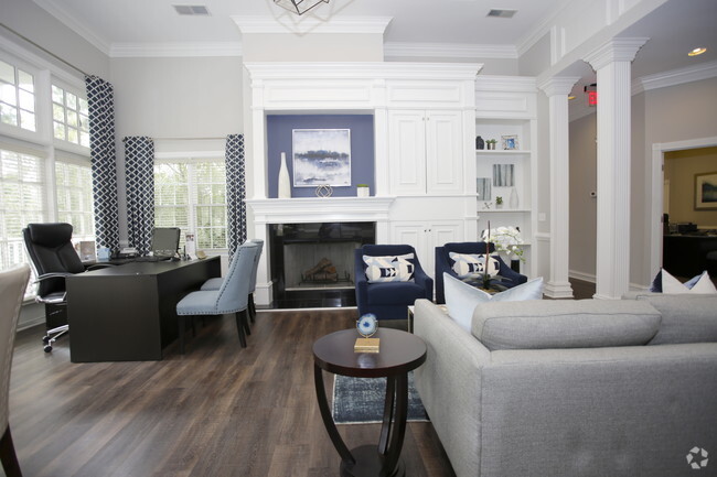 Interior Photo - Aventura Decatur