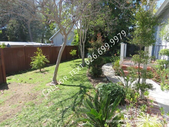 Foto del edificio - 745 E Poppyfields Dr
