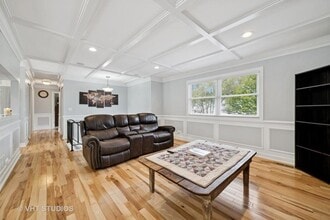 Building Photo - 30W145 Country