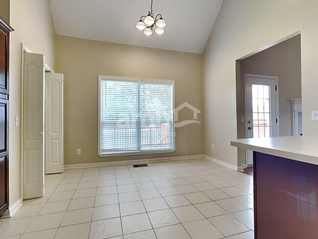 Building Photo - 210 Fox Hunt Ln