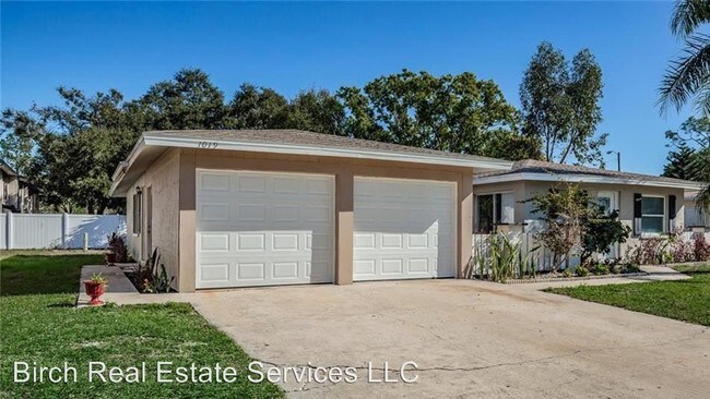 Building Photo - 2 br, 1 bath Apartment - 1019 Amble Lane
