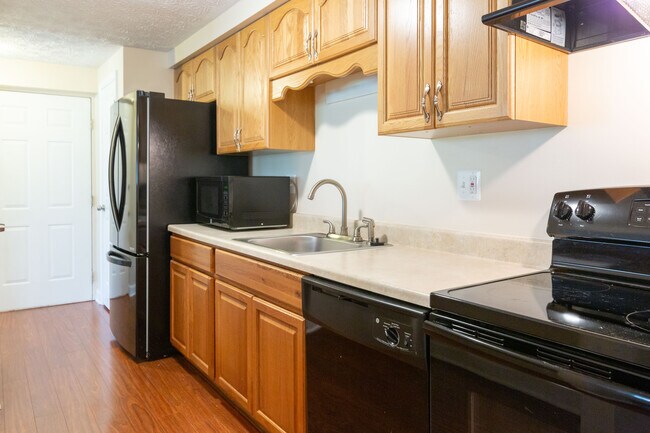 Building Photo - 606 Southern Hills Dr