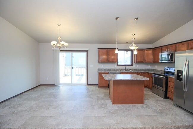 Building Photo - 1030 Tanner Ct
