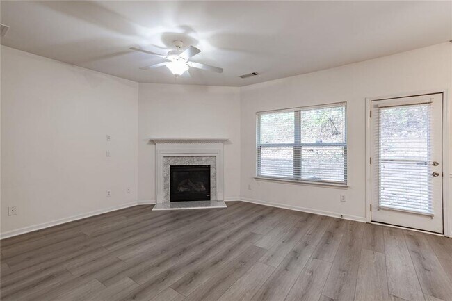 Foto del edificio - 3941 Snipes Ct