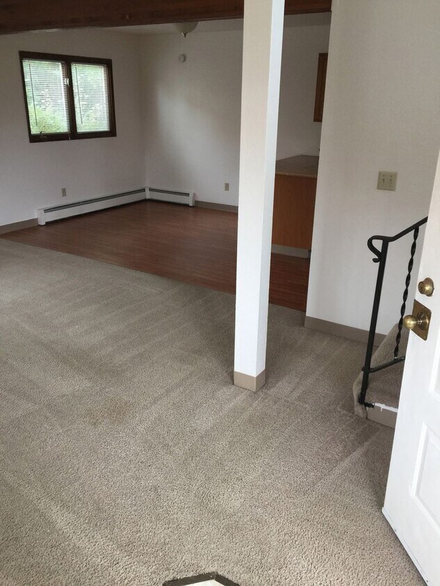 South Anchorage Beautiful 3bed townhouse w... - South Anchorage Beautiful 3bed townhouse w...